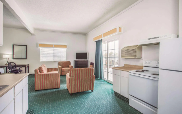 Deluxe Double Suite with pool view
