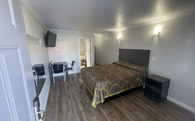 Economy room