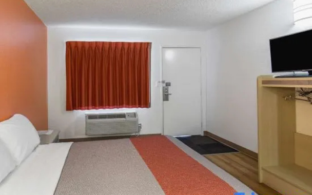 Mini Fridge room