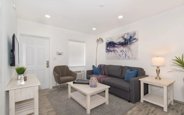1 Bedroom Apartment