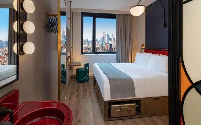 Double room with city view