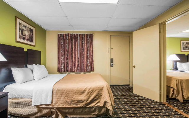 Standard Sextuple room