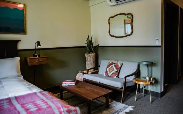 Deluxe Suite