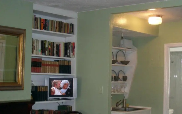 Suite with city view