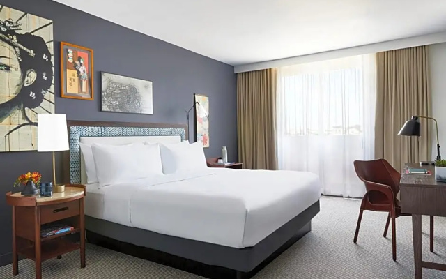 Double room with balcony and with city view