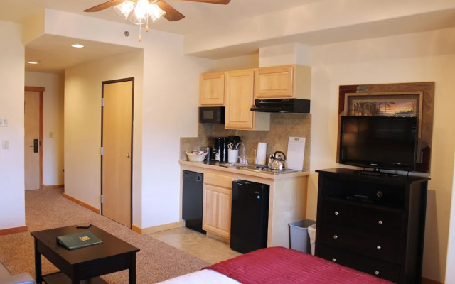 2 Bedrooms Grand room