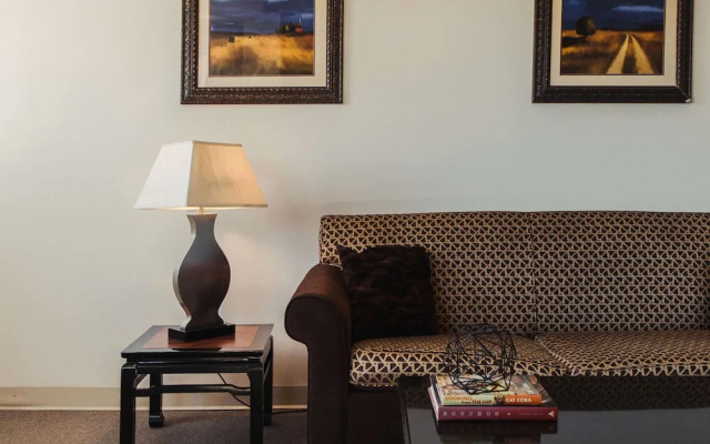 Deluxe Double Suite