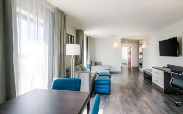 Suite with balcony