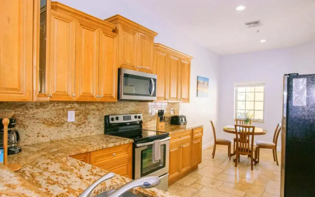 2 Bedrooms Apartment