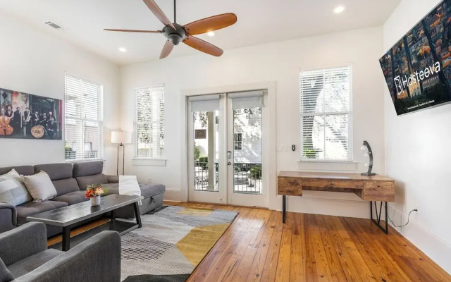 3 Bedrooms Luxury room with balcony and with courtyard view