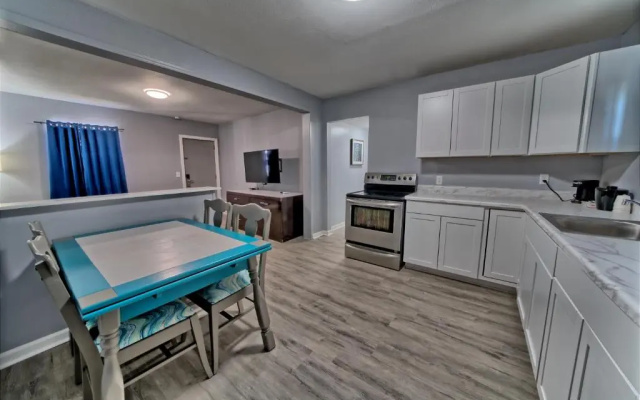 1 Bedroom Apartment with pool view