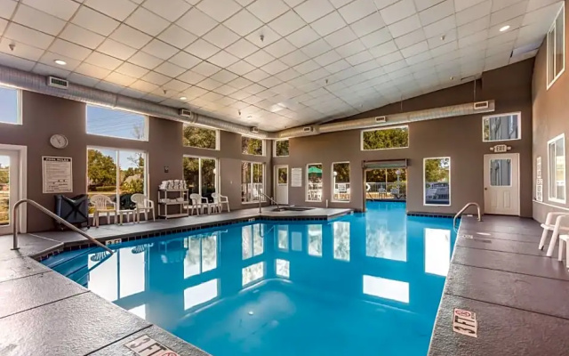 Standard Double room with pool view