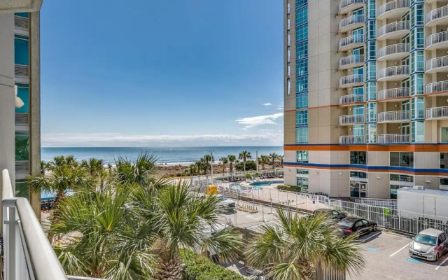 3 Bedrooms Suite with partial view