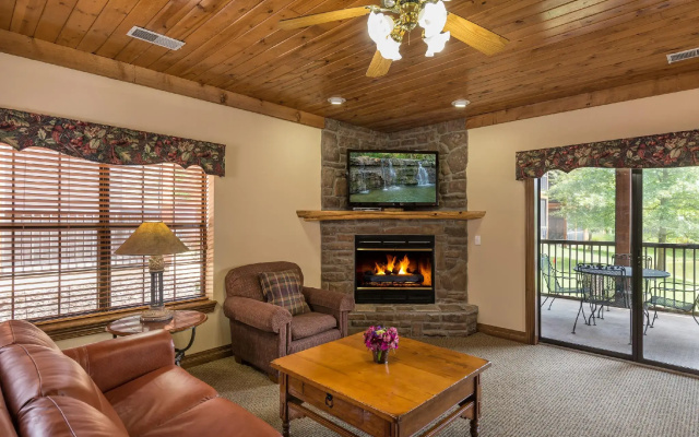 2 Bedrooms Villa