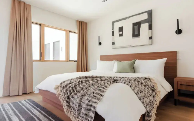 Premier room