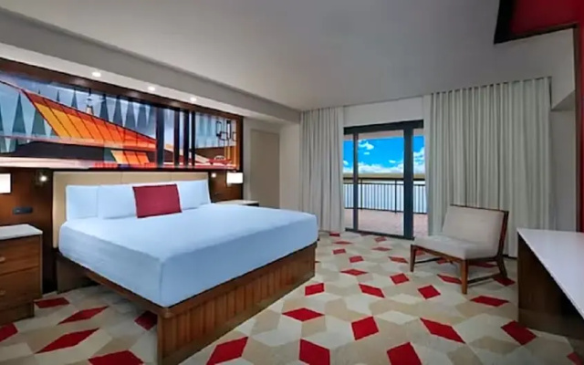 2 Bedrooms Club Level Suite Water view