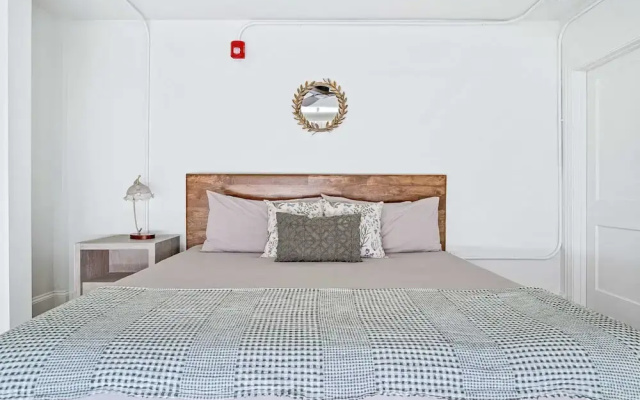 Comfort room