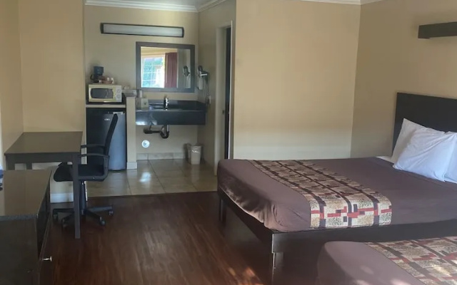 Economy room