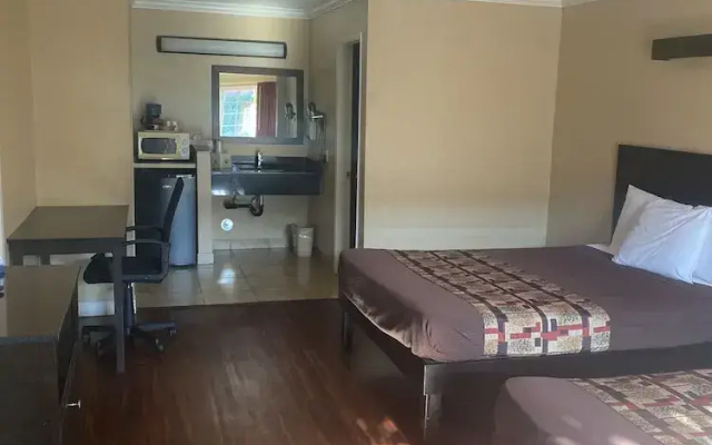 Economy room