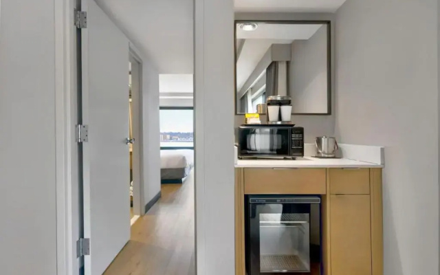 2 Bedrooms Double Suite with partial view