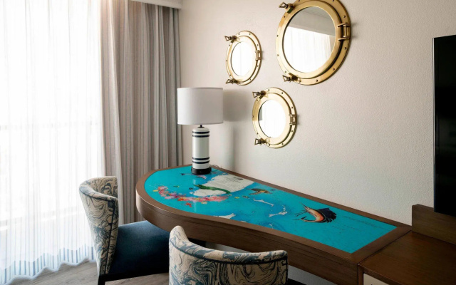 Standard Double room with balcony and with partial ocean view