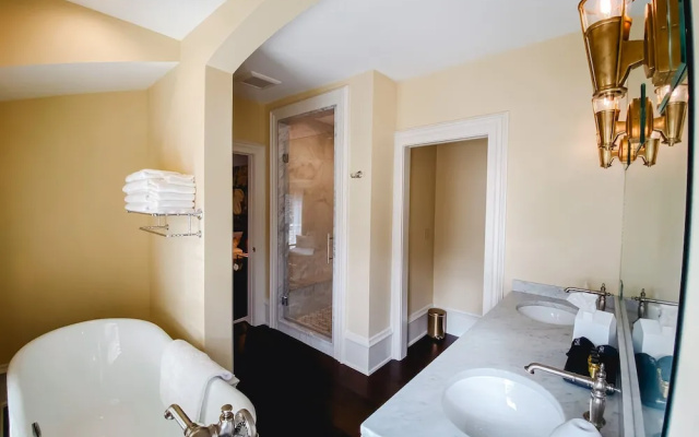 Grand room