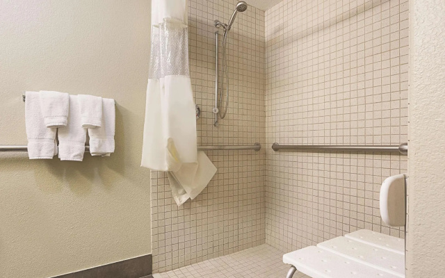 Deluxe Double Suite