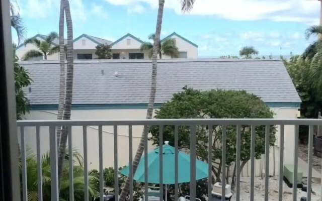 Standard room with courtyard view