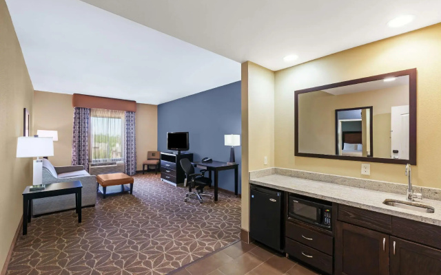 1 Bedroom Quadruple Suite Non-smoking