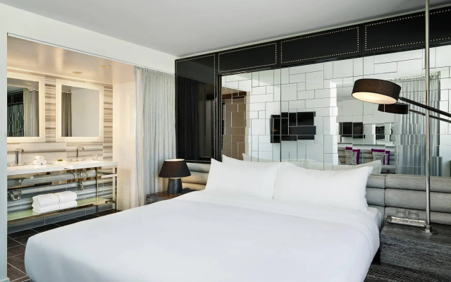 1 Bedroom Double Suite with lake view