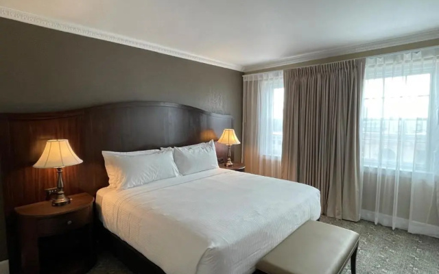 Standard room with city view