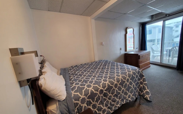 2 Bedrooms Standard Suite with balcony and with partial ocean view