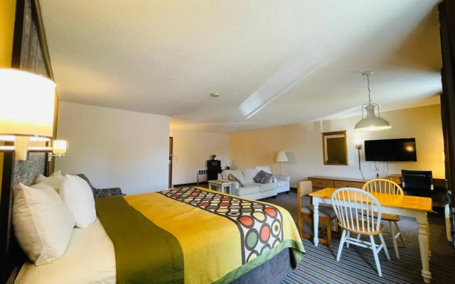 Deluxe Suite