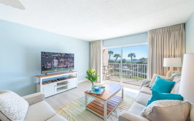 2 Bedrooms Apartment oceanfront
