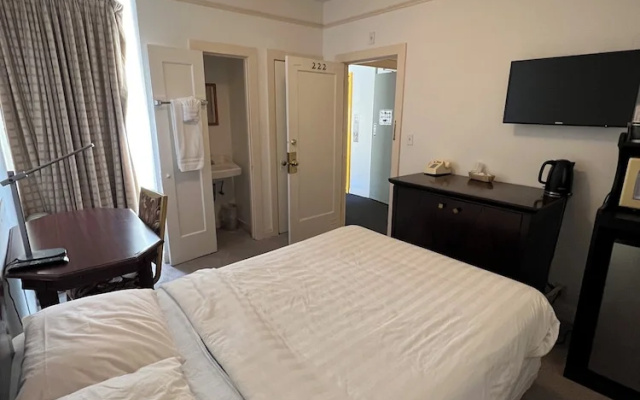 Economy room
