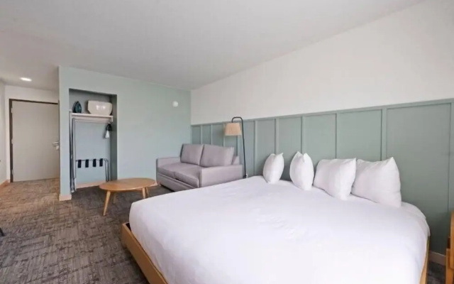 Standard Double room with balcony and with river view