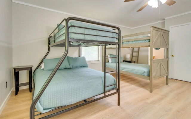 4 Bedrooms Cottage with balcony