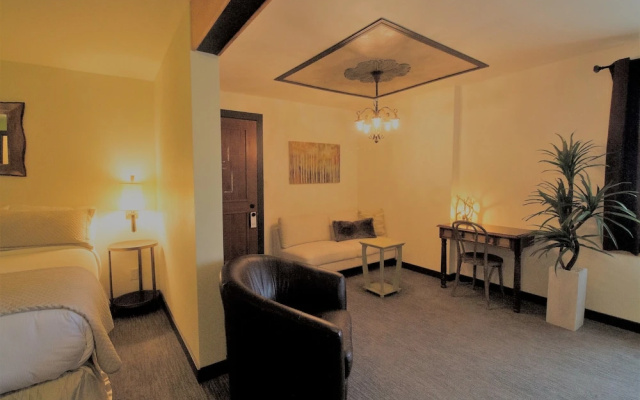 Luxury Suite