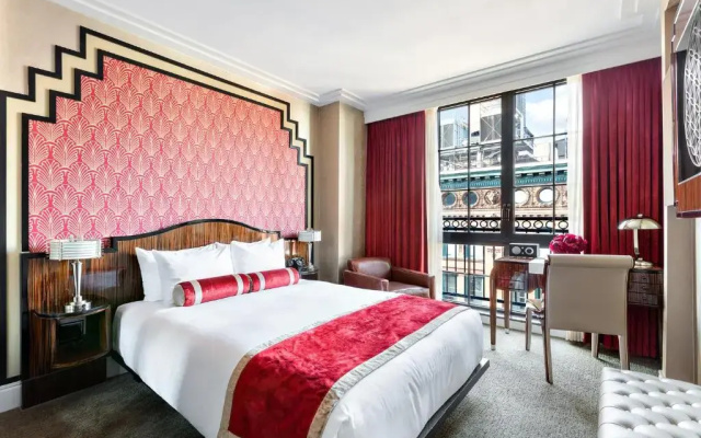 Grove Double room with Emprire View