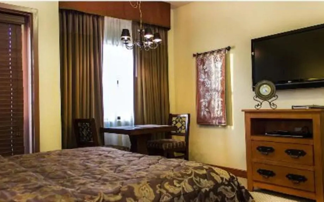 2 Bedrooms Studio