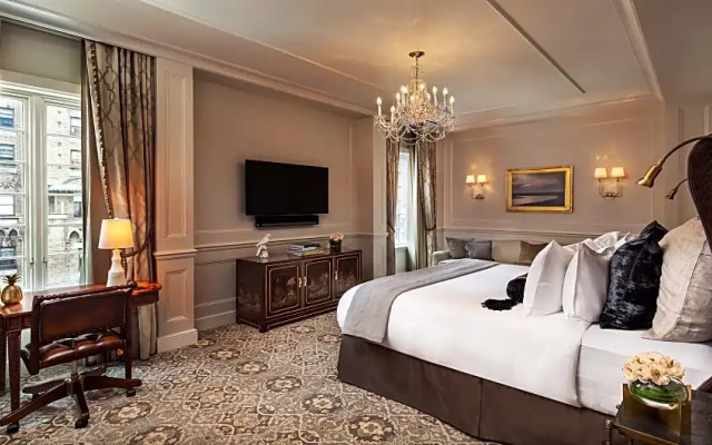 Penthouse Suite