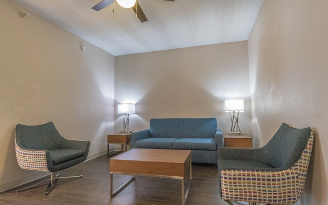 1 Bedroom Suite