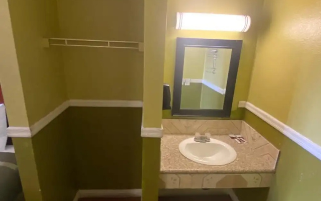 Economy room