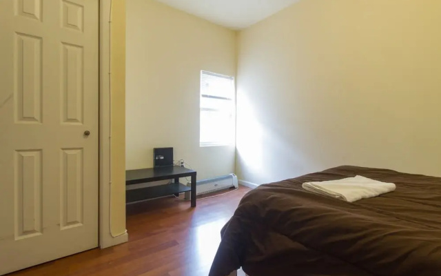 2 Bedrooms Apartment