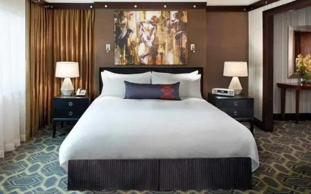 1 Bedroom Luxury Suite