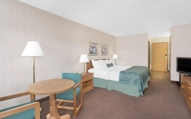 Standard room with lake view