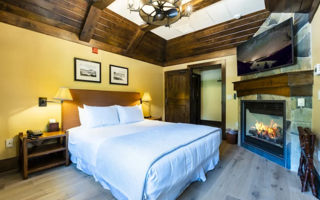 Double Suite with balcony and with mountain view