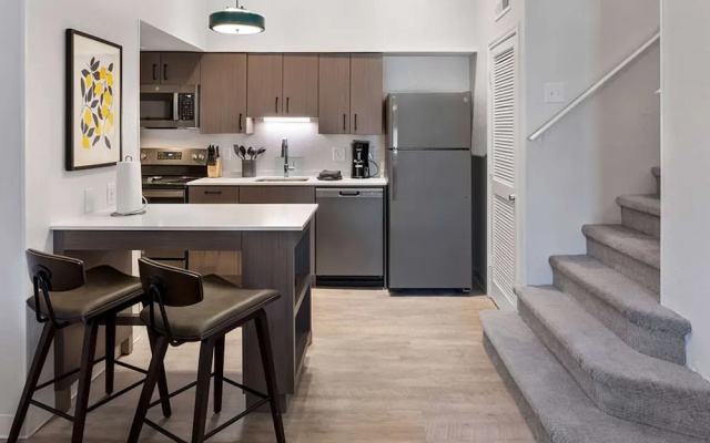2 Bedrooms Apartment