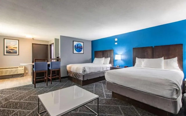 Executive Twin room with pool view