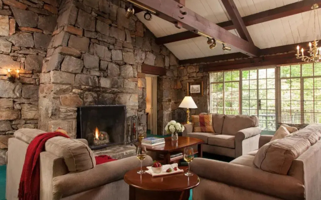 3 Bedrooms Cottage